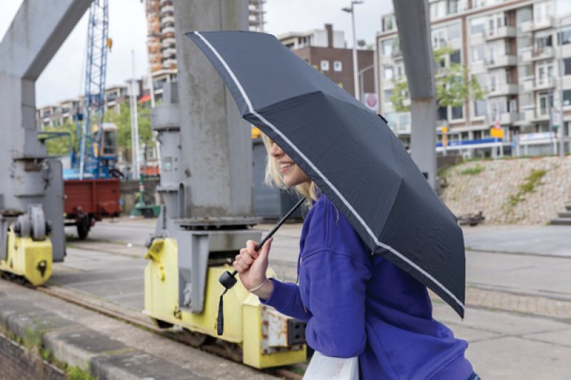 Mini paraguas 21' de 190T RPET bicolor Impact AWARE ™