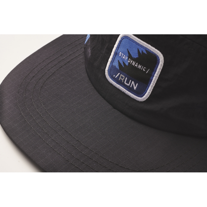 Gorra de alto rendimiento con tejido ripstop ligero