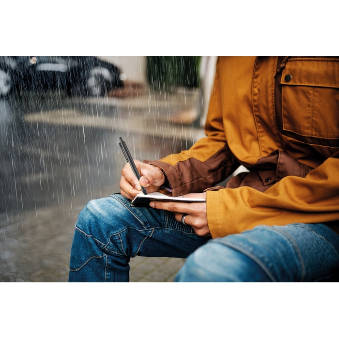 Libreta impermeable con bolígrafo incluido