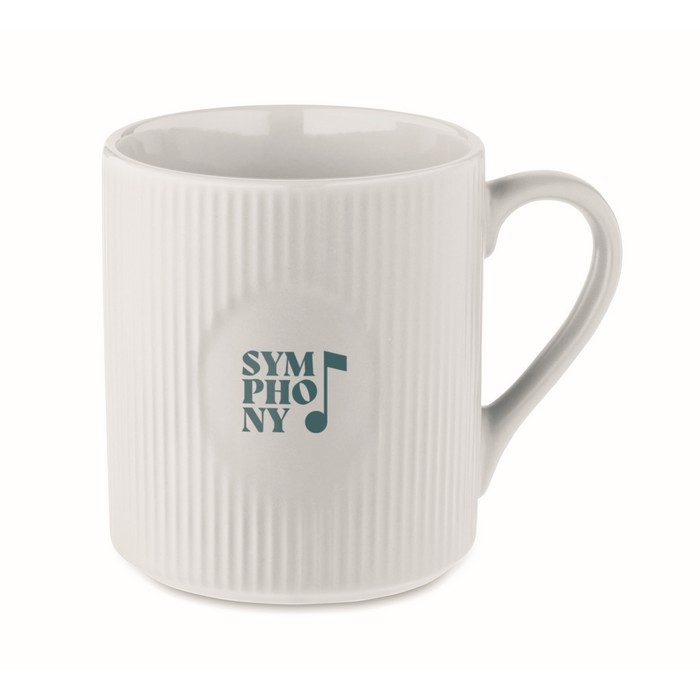 Taza de cerámica estriada