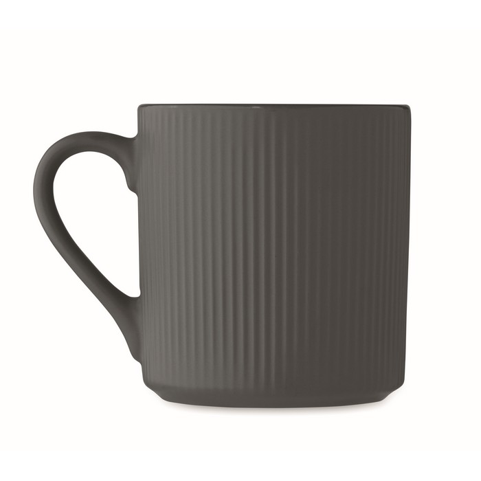 Taza de cerámica estriada