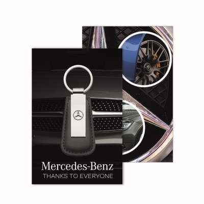 Llavero premium de aleación de zinc con cinta de PU y logotipo grabado