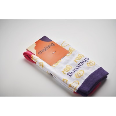 Calcetines fabricados en algodón con diseño jacquard