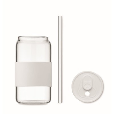 Vaso de vidrio con pajita