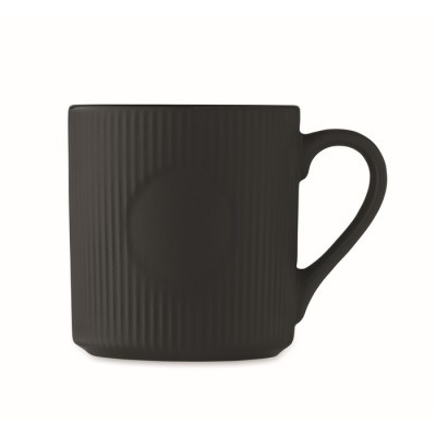 Taza de cerámica estriada