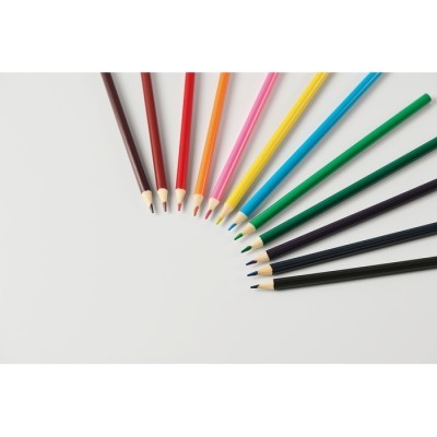 Set de dibujo con lápices de colores y bloc