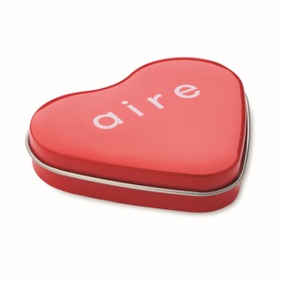Caja fabricada en metal con forma de corazón