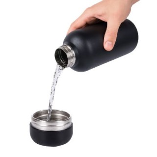 Botella térmica con acabado gomoso y asa
