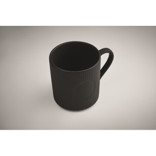Taza de cerámica estriada
