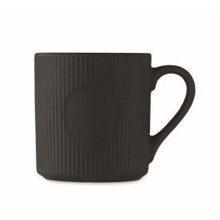 Taza de cerámica estriada